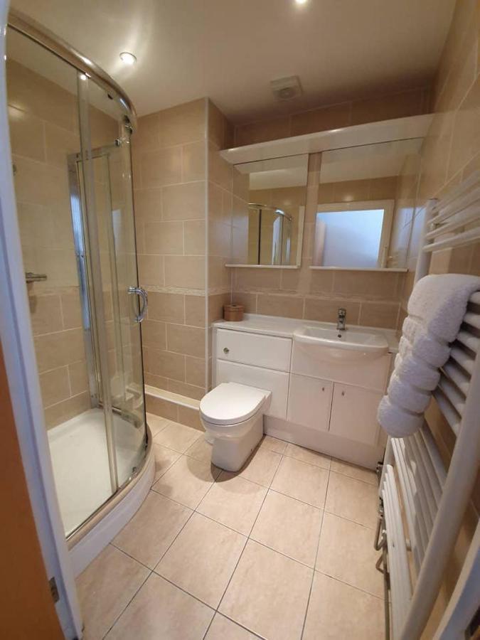 Stylish Flat In Central Tenby & Free Parking Exterior photo